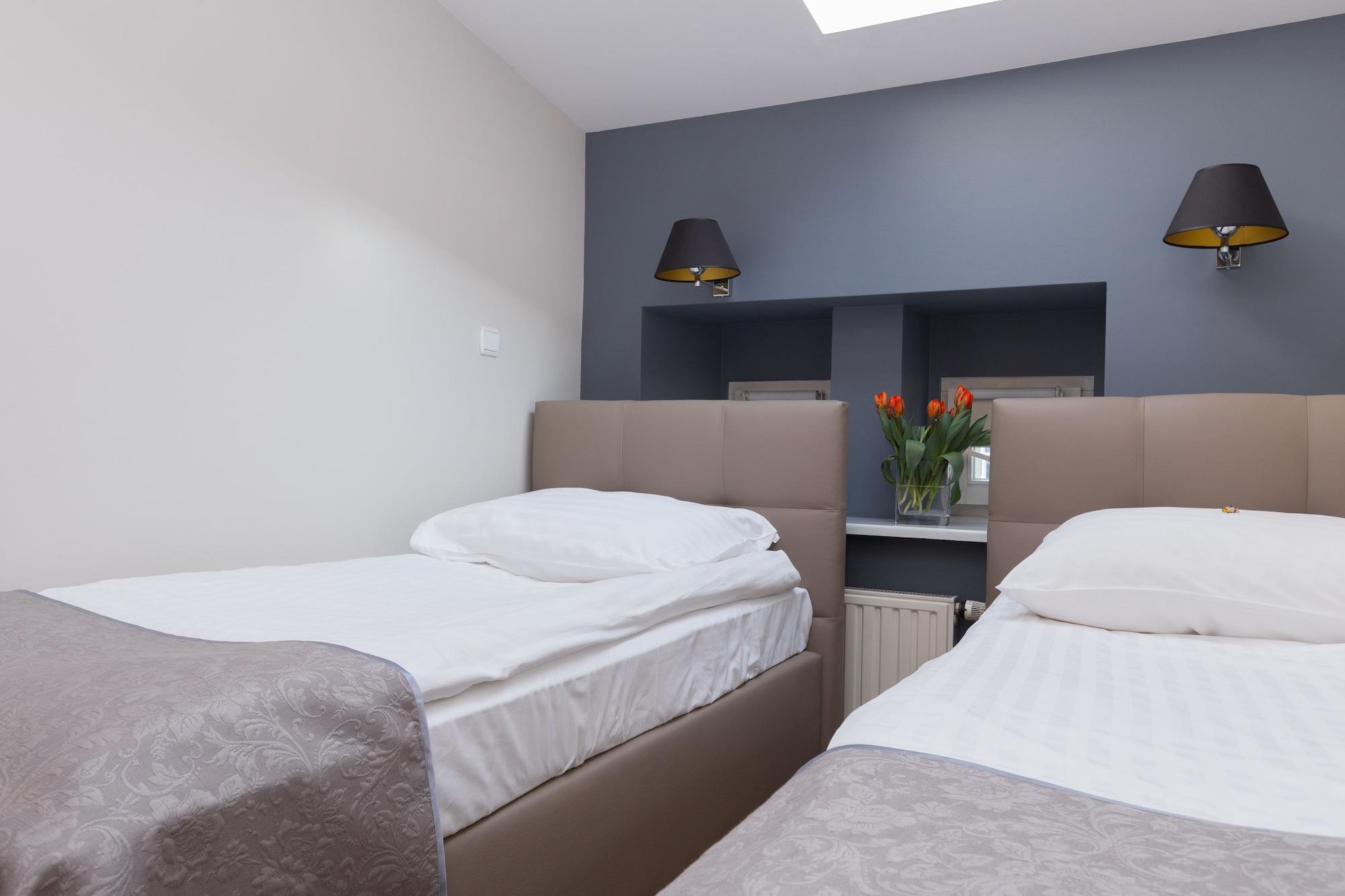Hotel Floryan Old Town 3*