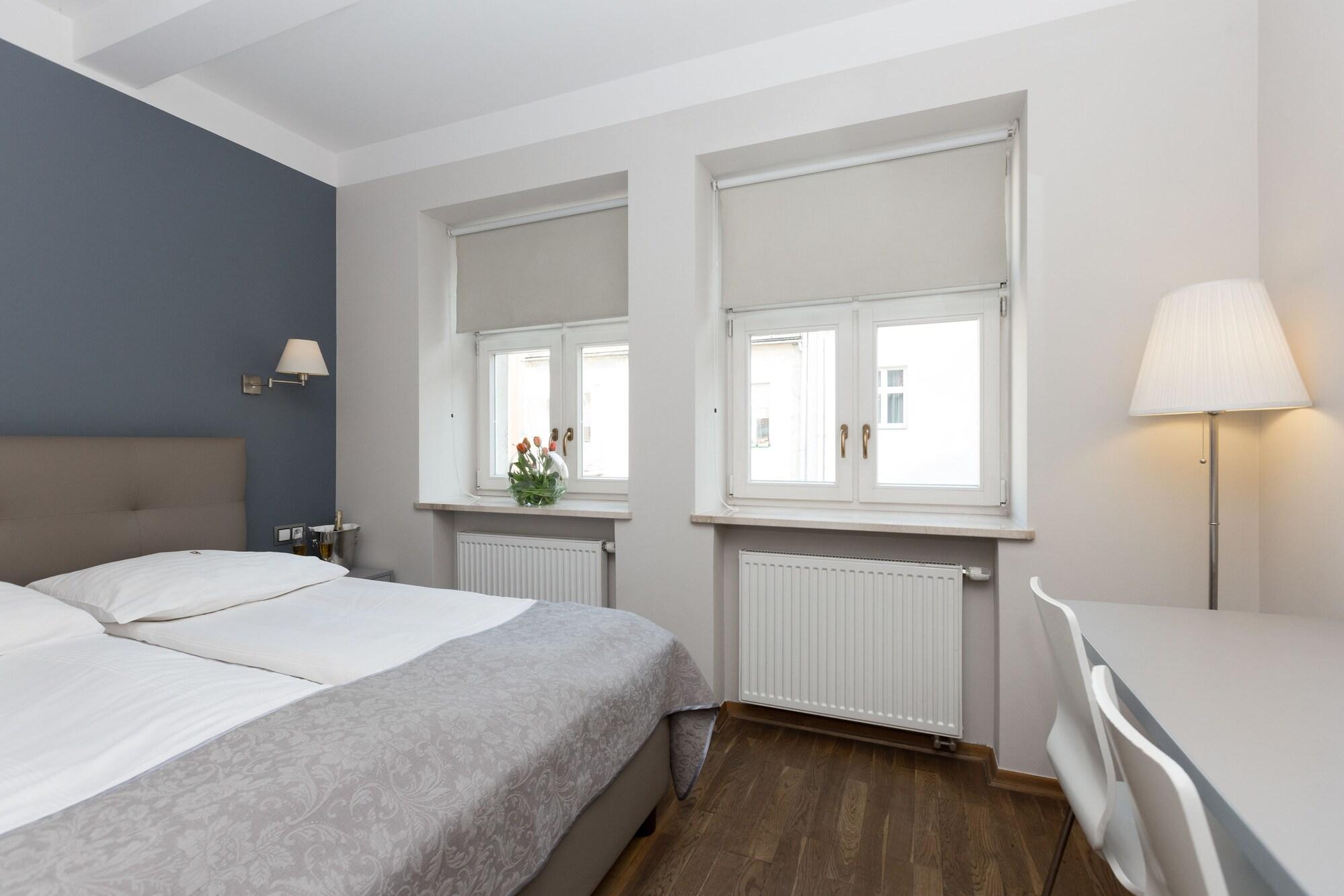 Hotel Floryan Old Town 3*