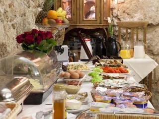 Floryan Old Town Hotel